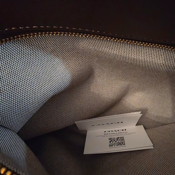 Popular Coach Kisslock in Maple - Picture 5 of 7